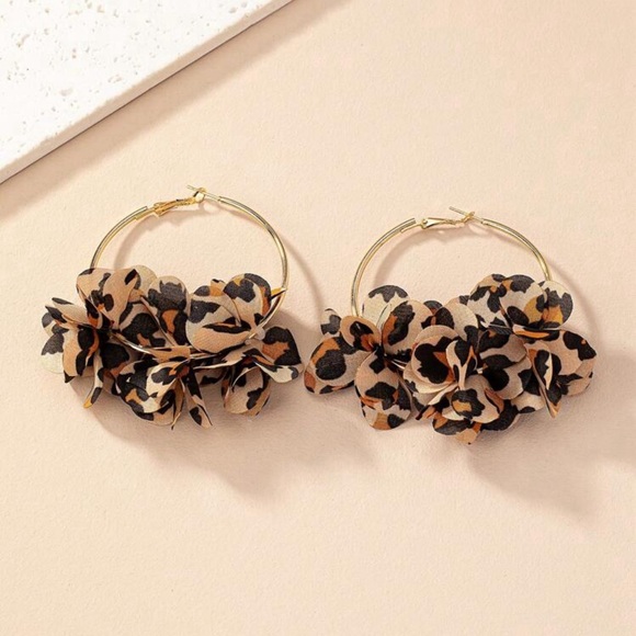 Leopard Print Cloth Flower Gold Hoop Earrings - Picture 3 of 6